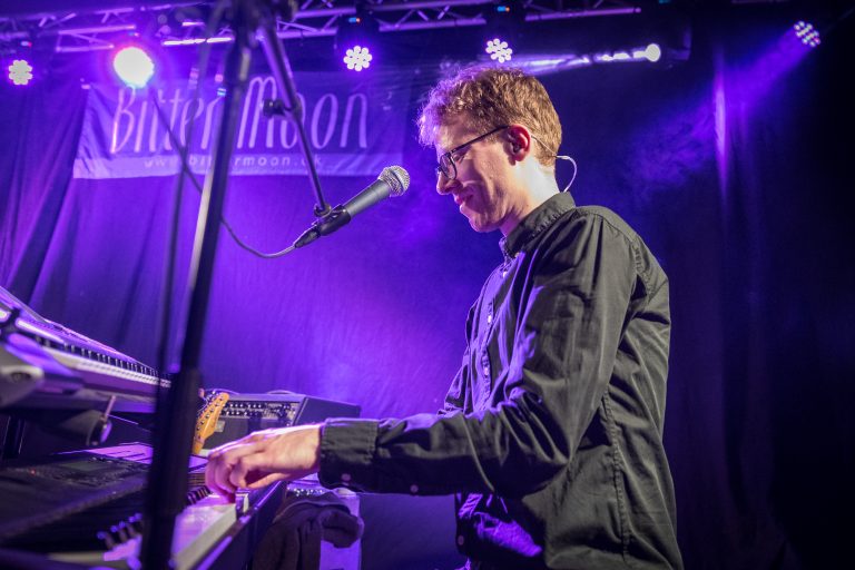 Rasmus Hyttel – keyboard og kor